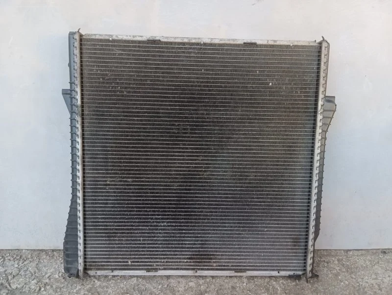 Радиатор охлаждения двигателя BMW X5 E53 M54B30