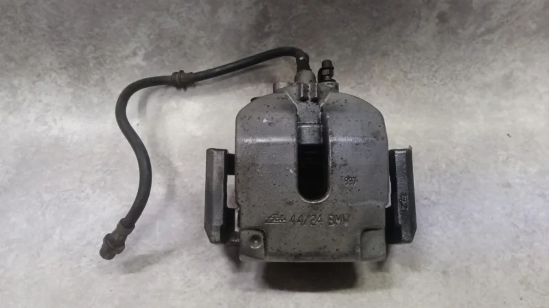 Суппорт тормозной задний правый BMW X5 E70