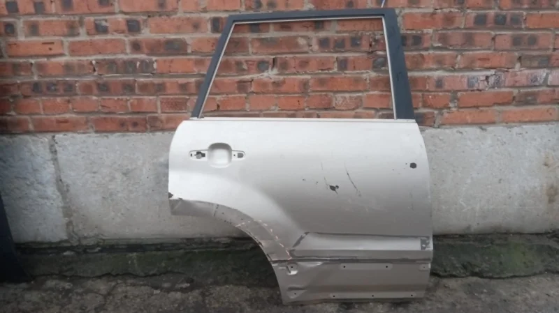 Дверь задняя правая Suzuki Grand Vitara JT