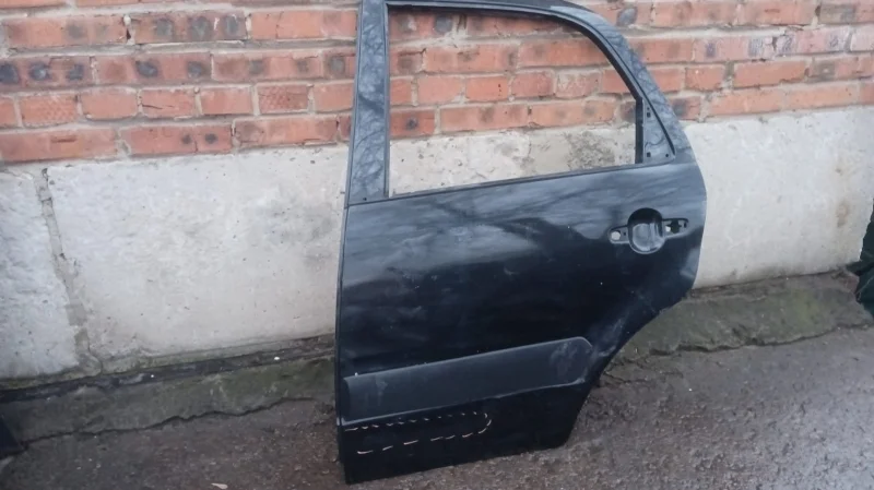 Дверь задняя левая Suzuki SX4 YA11S