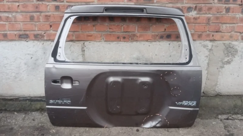 Крышка багажника Suzuki Grand Vitara