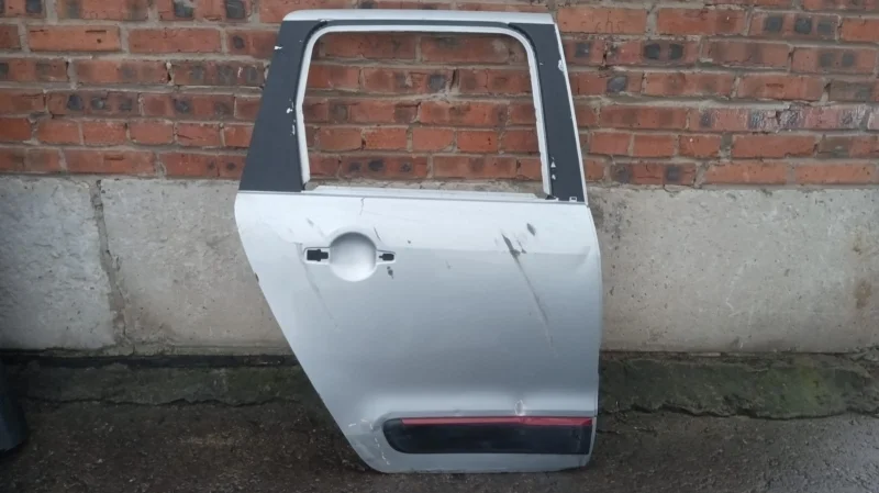 Дверь задняя правая Citroen C3 Picasso SH