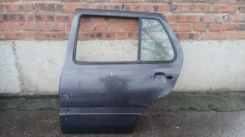 Дверь задняя левая Volkswagen Golf 1H1