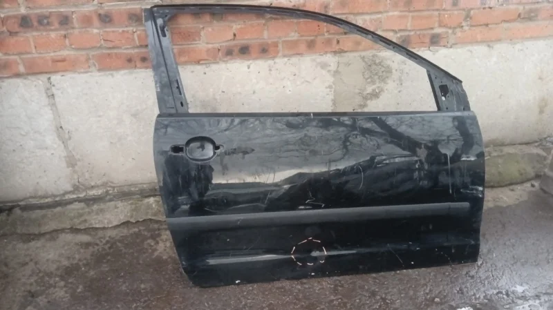 Дверь передняя правая Volkswagen Polo 9N