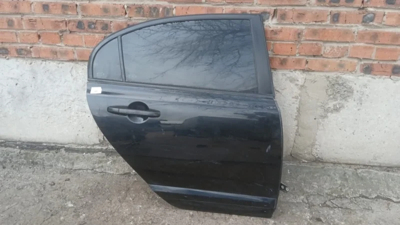 Дверь задняя правая Honda Civic 4D FD R18A1