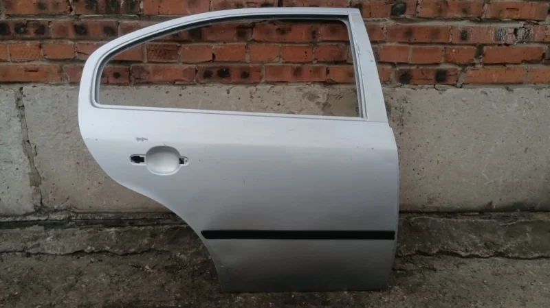 Дверь задняя правая Skoda Octavia A4