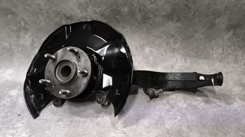 Поворотный кулак передний правый Honda Accord CU