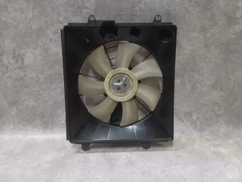 Диффузор радиатора кондиционера правый Honda CR-V