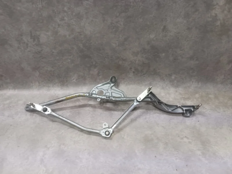 Трапеция стеклоочистителя Mercedes-Benz E-Klasse