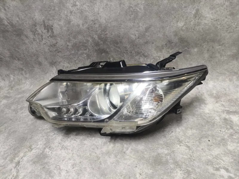 Фара ксенон передняя левая Toyota Camry XV55 2ARFE