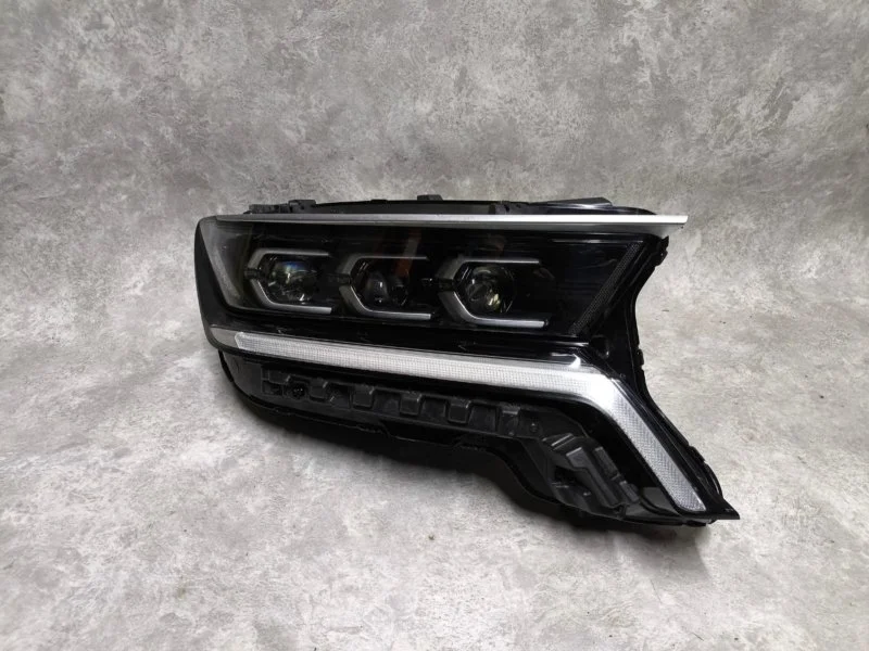 Фара правая Kia Sorento MQ4