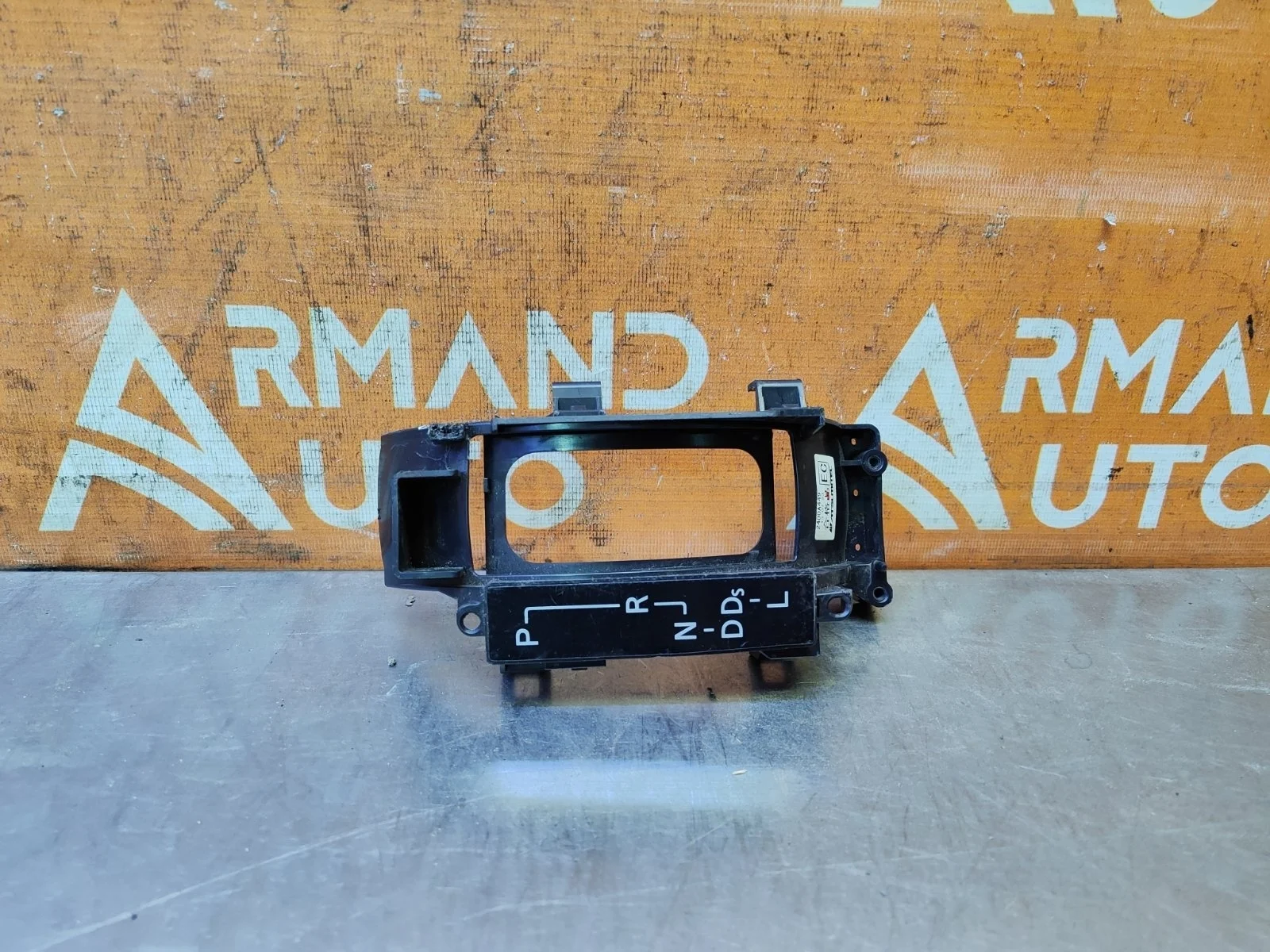 Накладка селектора акпп Mitsubishi Outlander 2012-нв 3