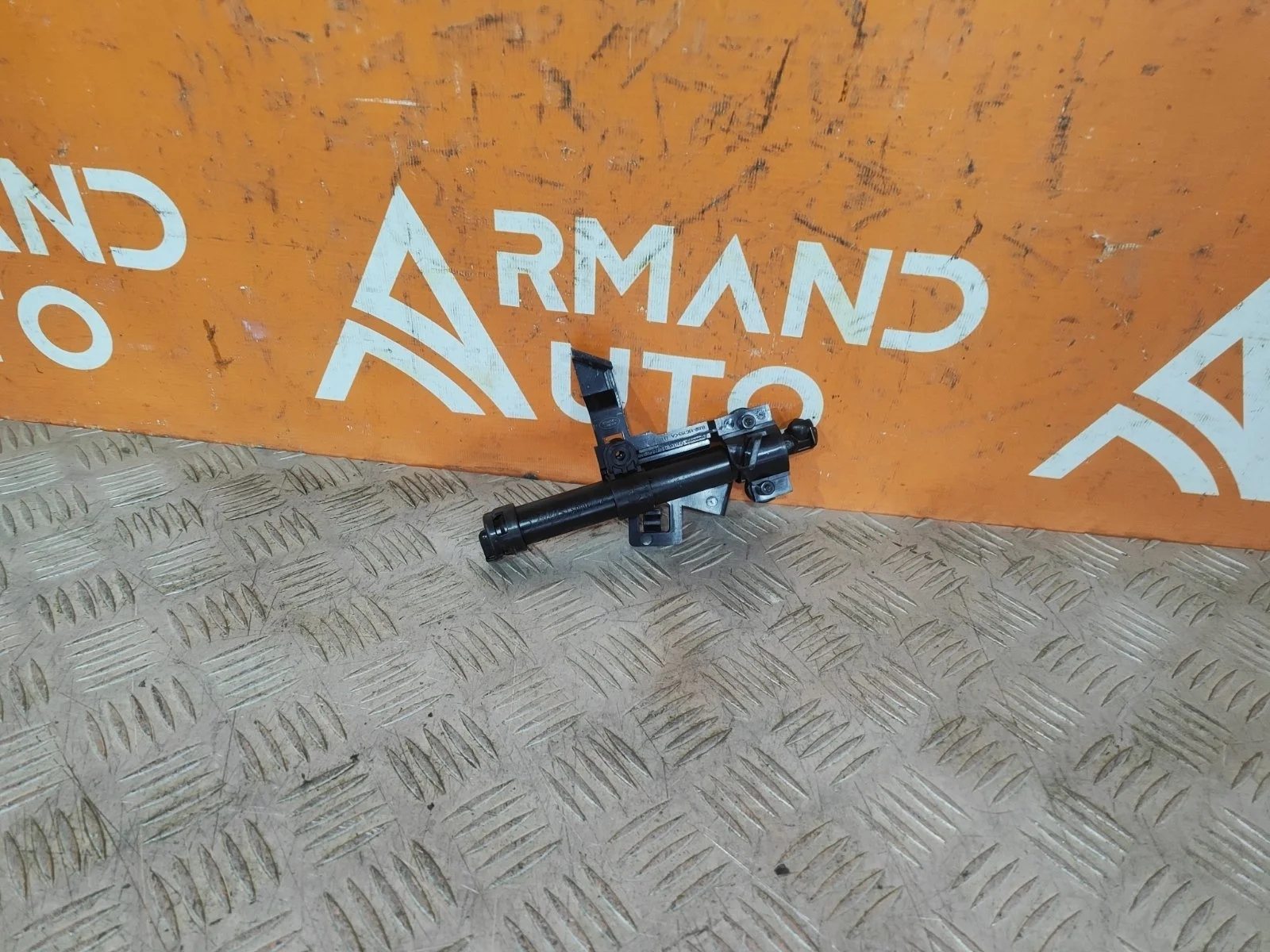 Форсунка фароомывателя Land Rover Range Evoque 2011-2018 L538