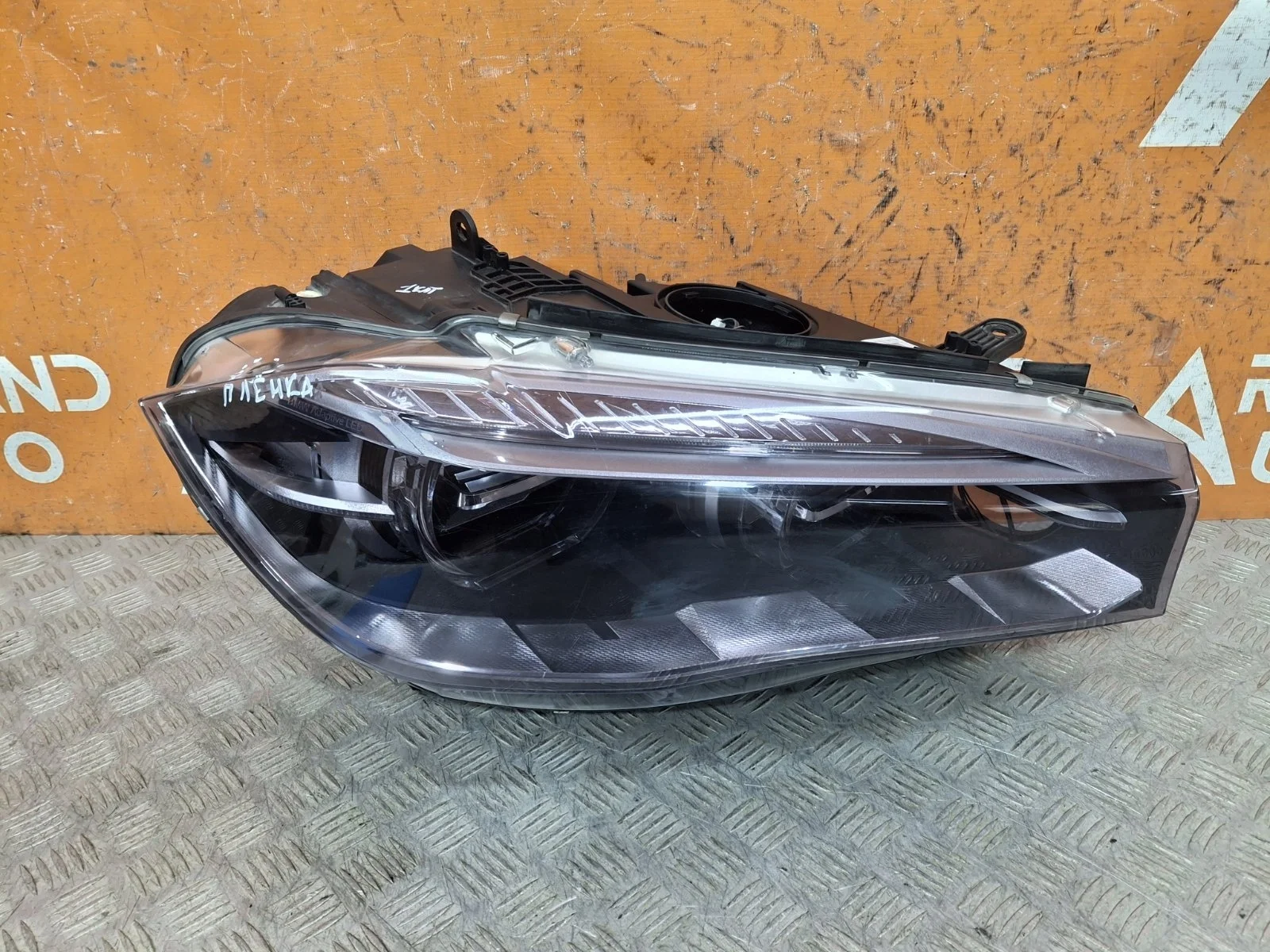 Фара BMW X5 2013-2018 F15
