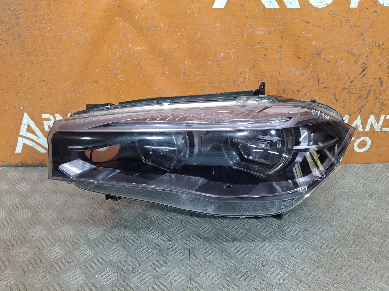 Фара BMW X5 2013-2018 F15