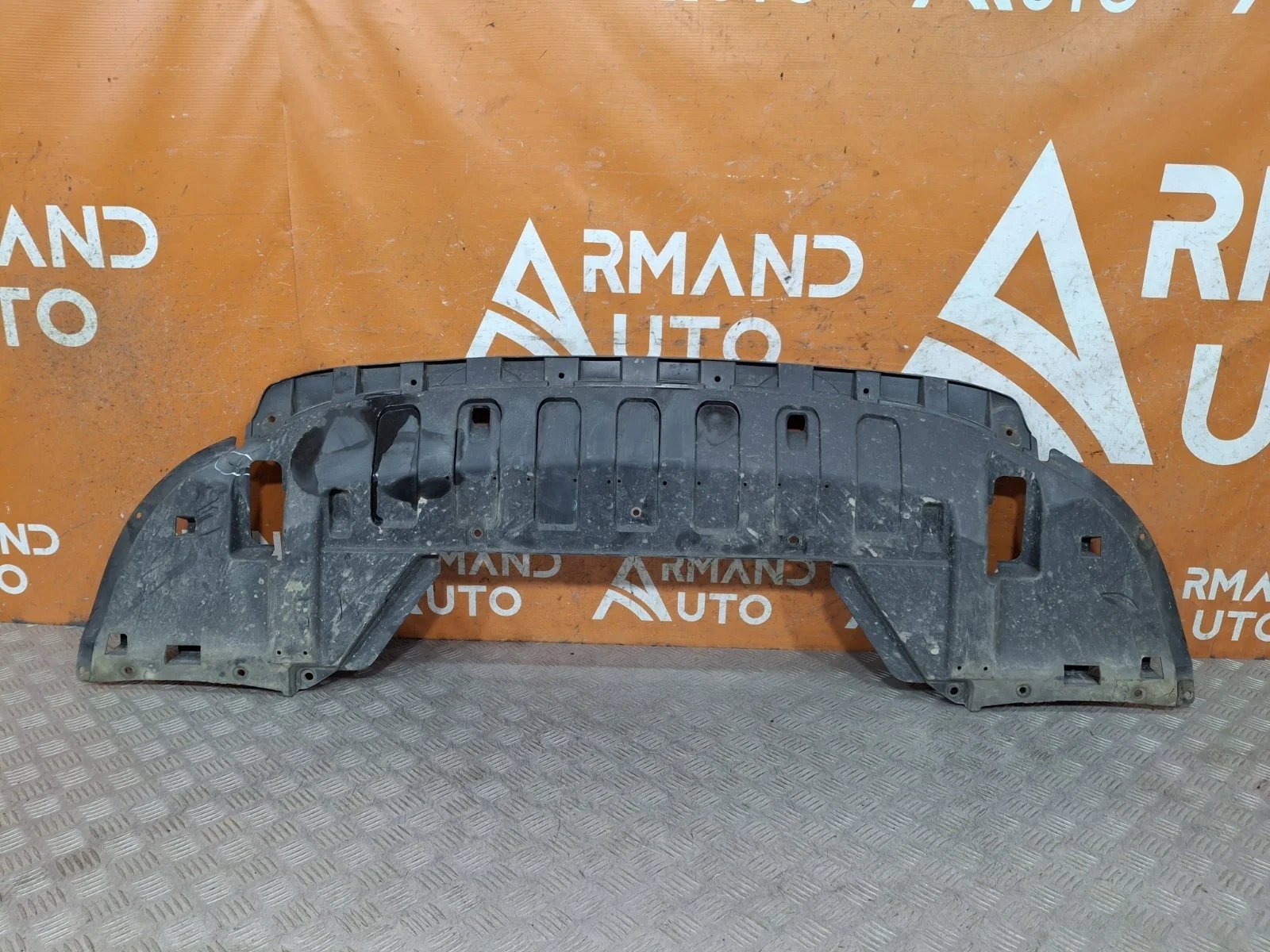 Пыльник бампера Mitsubishi Outlander 2012-нв 3