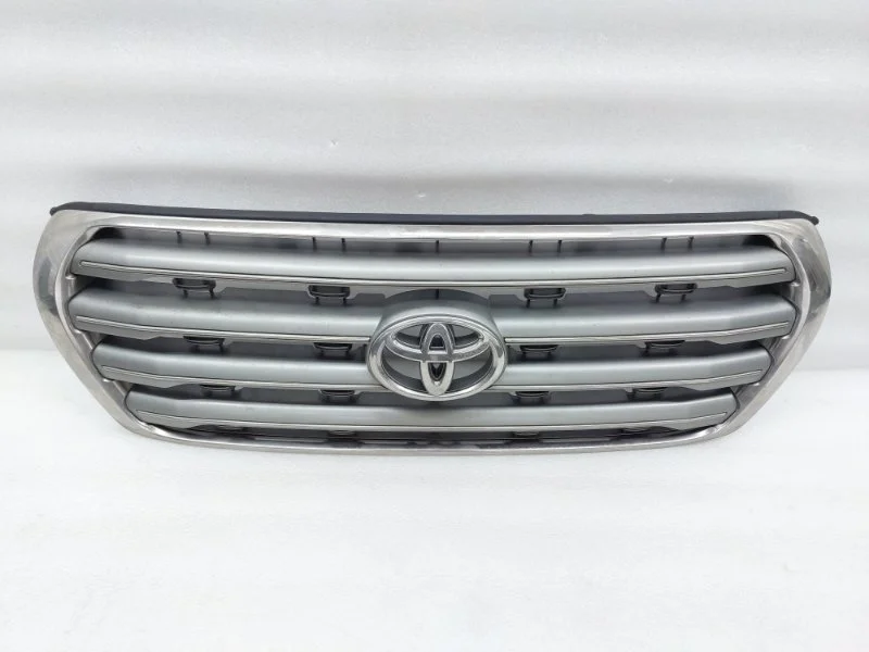 Решетка бампера Toyota Land Cruiser 2011 J200