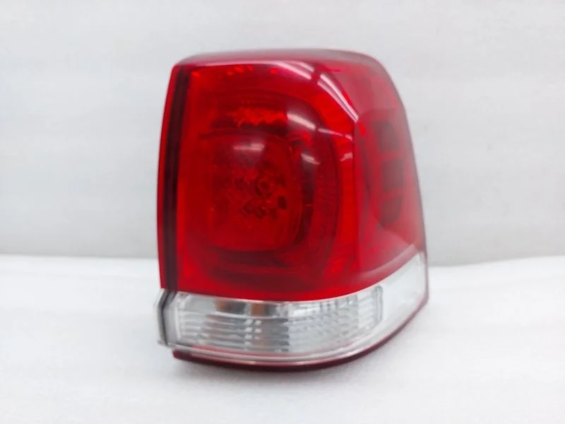 Фонарь Toyota Land Cruiser 2011 J200