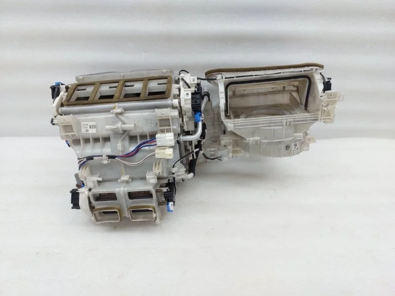 Корпус отопителя Toyota Land Cruiser 2011 J200