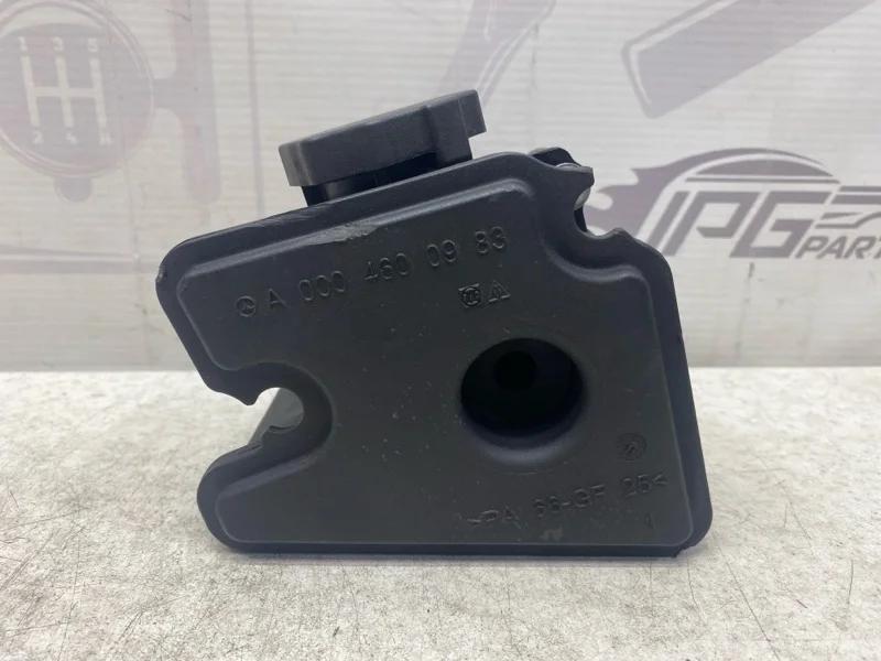 Бачок гур Mercedes-benz W221