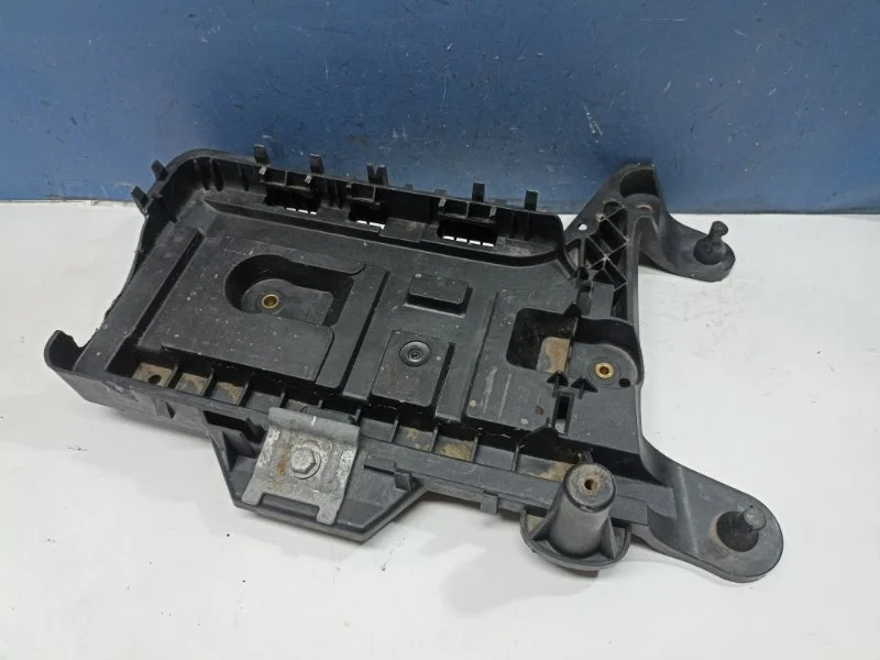 Площадка АКБ Skoda Yeti 2015 1K0915333 5L 1.2 CBZ