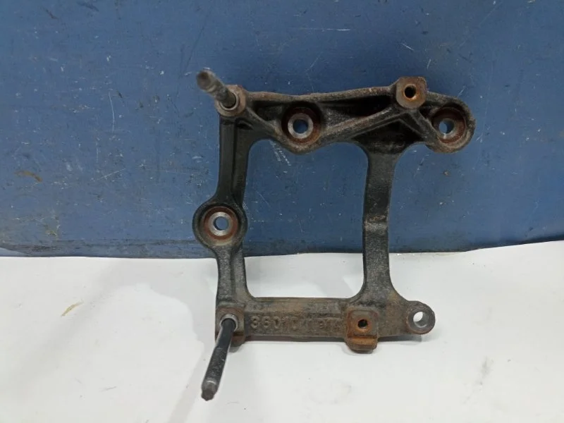 Кронштейн компрессора кондиционера Toyota Camry 2020 1250236010 ASV70 2.0 6AR-FSE