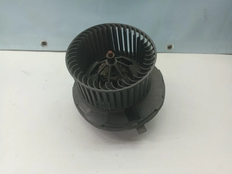 Моторчик печки Volkswagen Caddy 2006 1K2819015 2KB 1.6 BSE