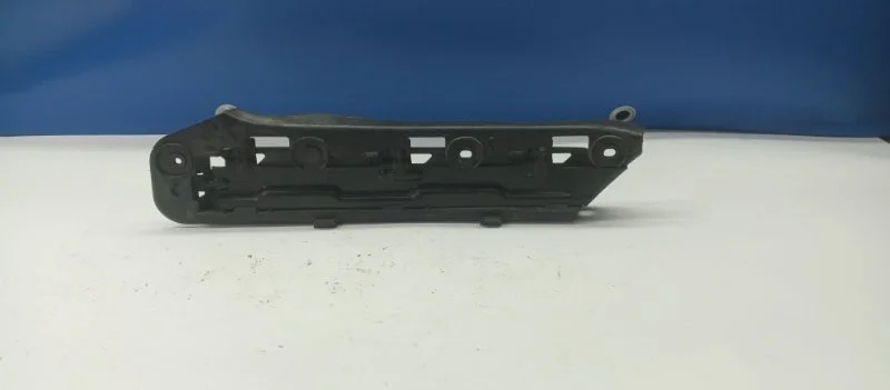 Кронштейн бампера Volkswagen Caddy 2006 1T0807050 2KB 1.6 BSE, передний правый