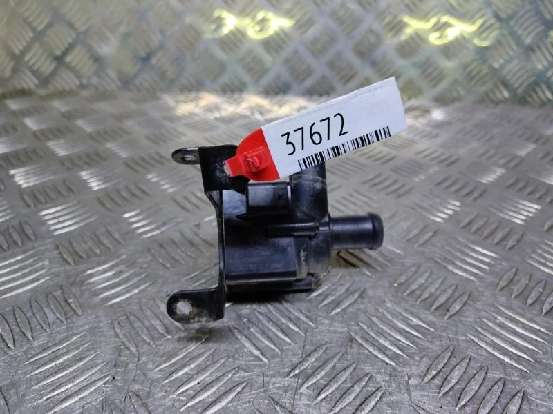 Водяной насос (помпа) Audi A4 B8