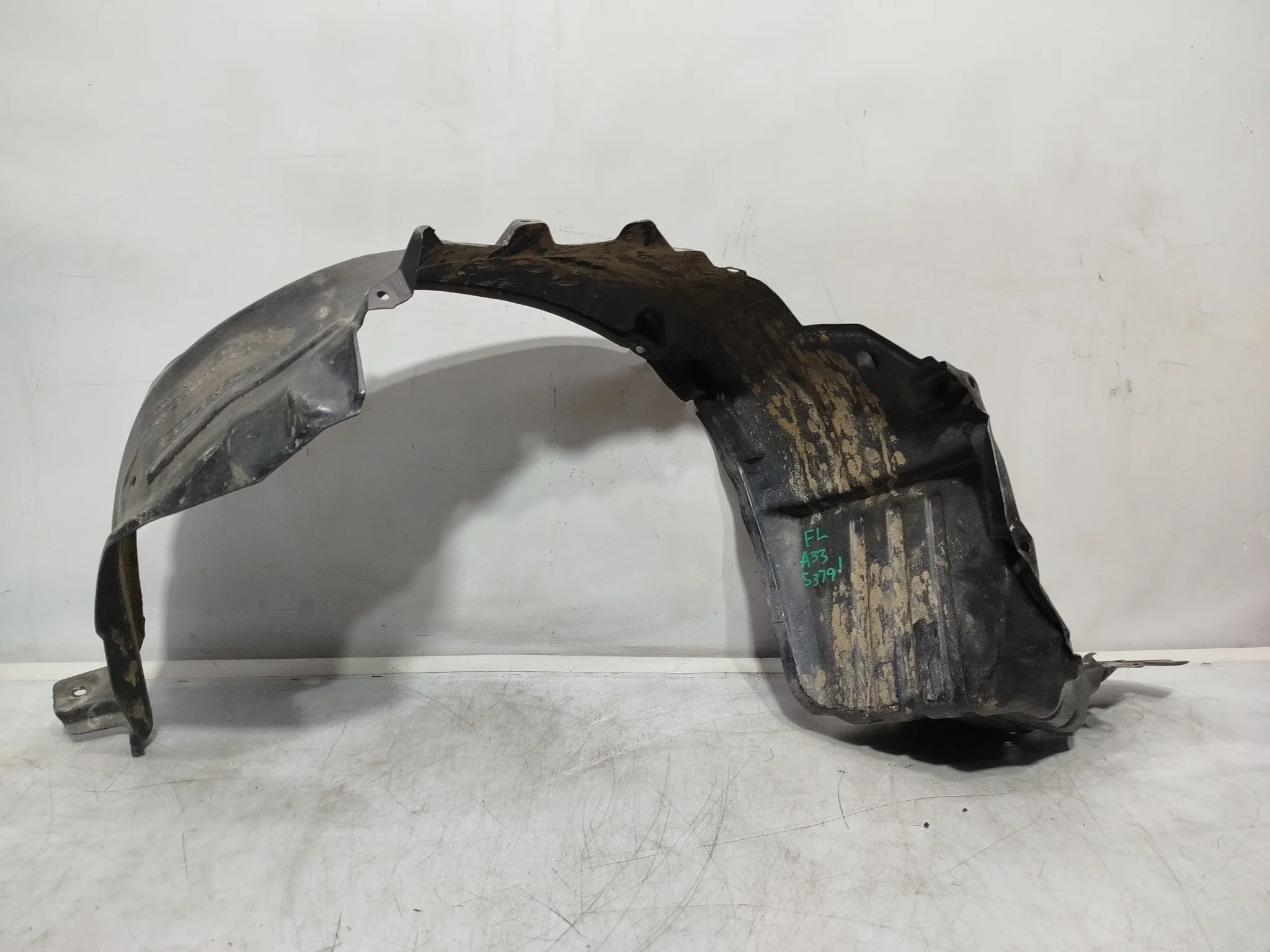 ПОДКРЫЛОК NISSAN ПЕРЕД ЛЕВО 638412Y000