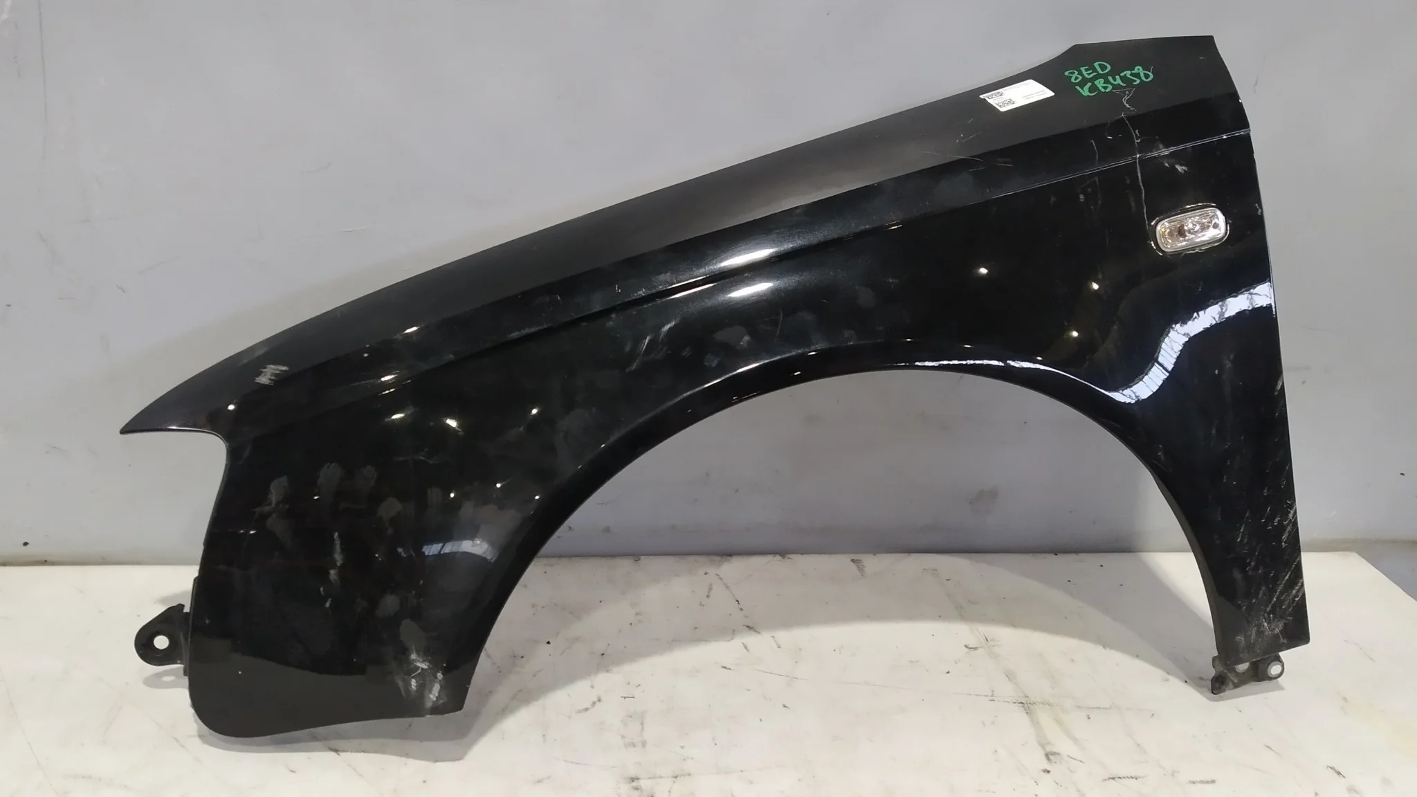 КРЫЛО AUDI 8E0821105F ПЕРЕД ЛЕВО черный, LZ9Y KB438