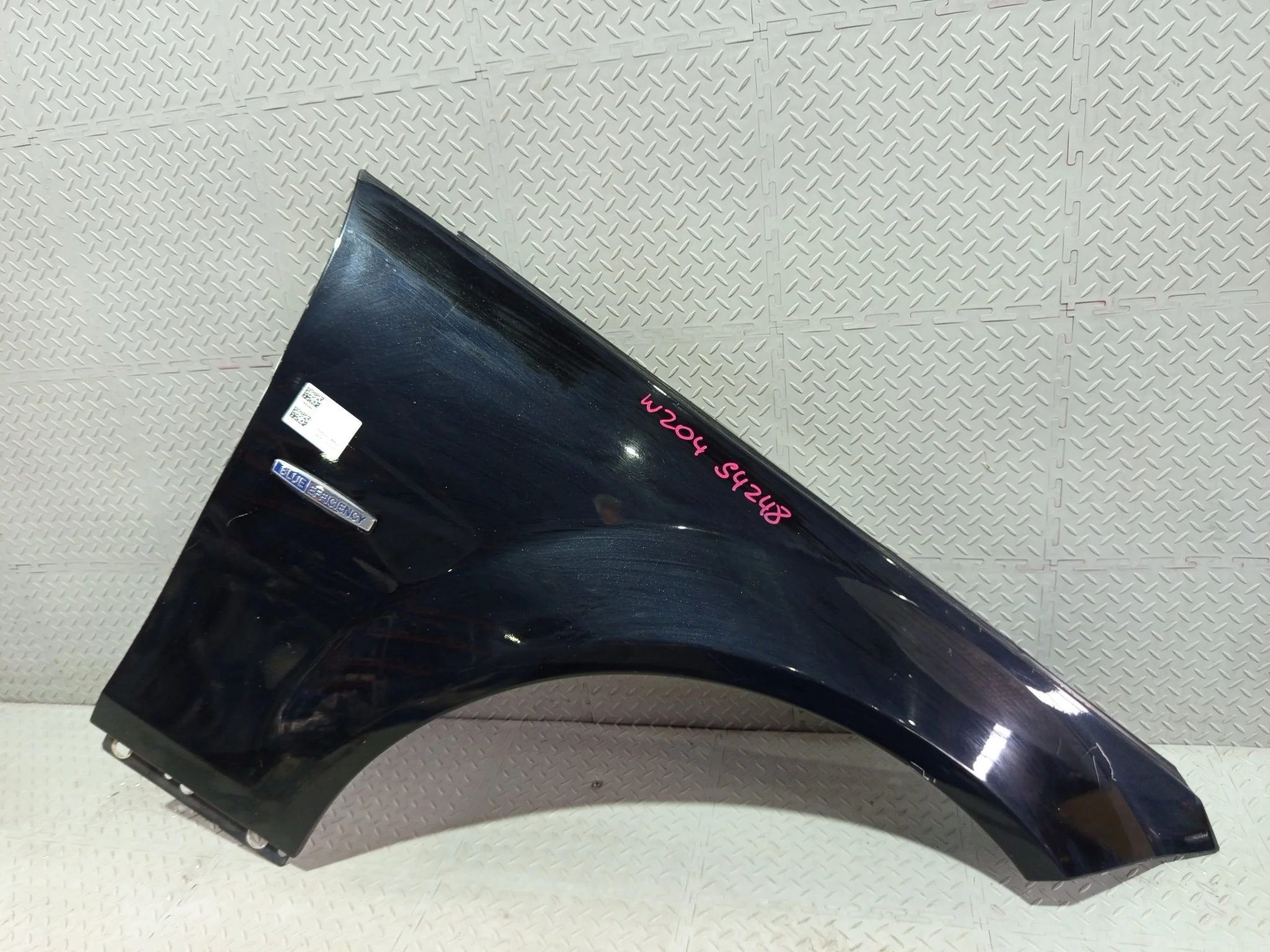 КРЫЛО MERCEDES-BENZ A2048800218 ПЕРЕД ПРАВО черный, 197U S4248