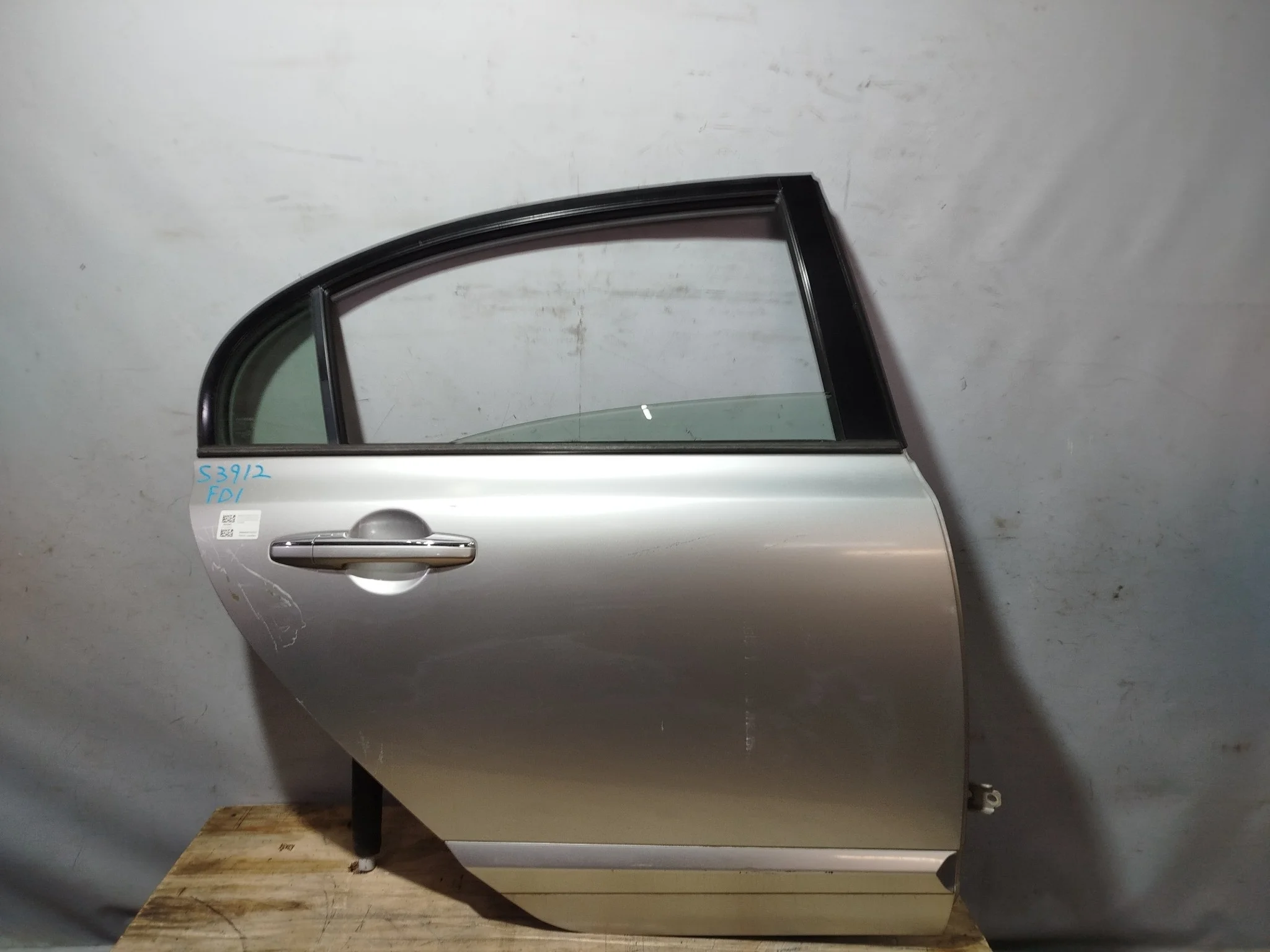ДВЕРЬ HONDA CIVIC CIVIC HYBRID FD1 FD2 FD3 FD7 67510SNAU00ZZ ЗАДНЯЯ ПРАВАЯ серебро, NH704MV S3912