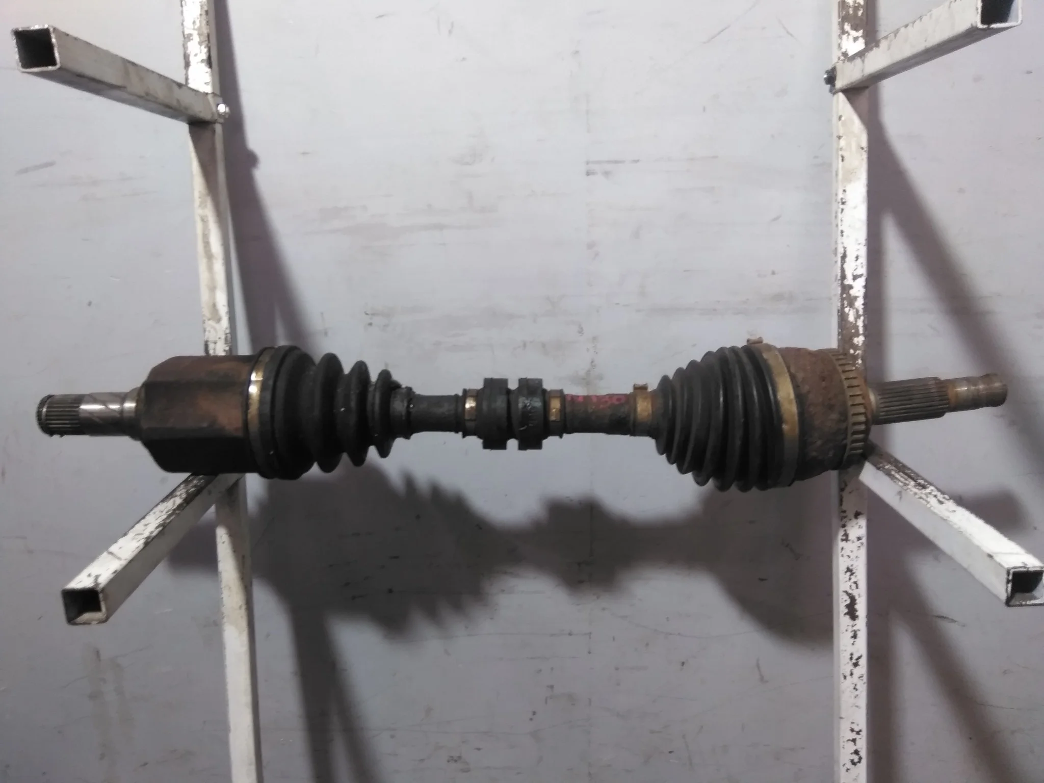 ПРИВОД NISSAN ПЕРЕДНИЙ ЛЕВЫЙ 391018H315  S4044