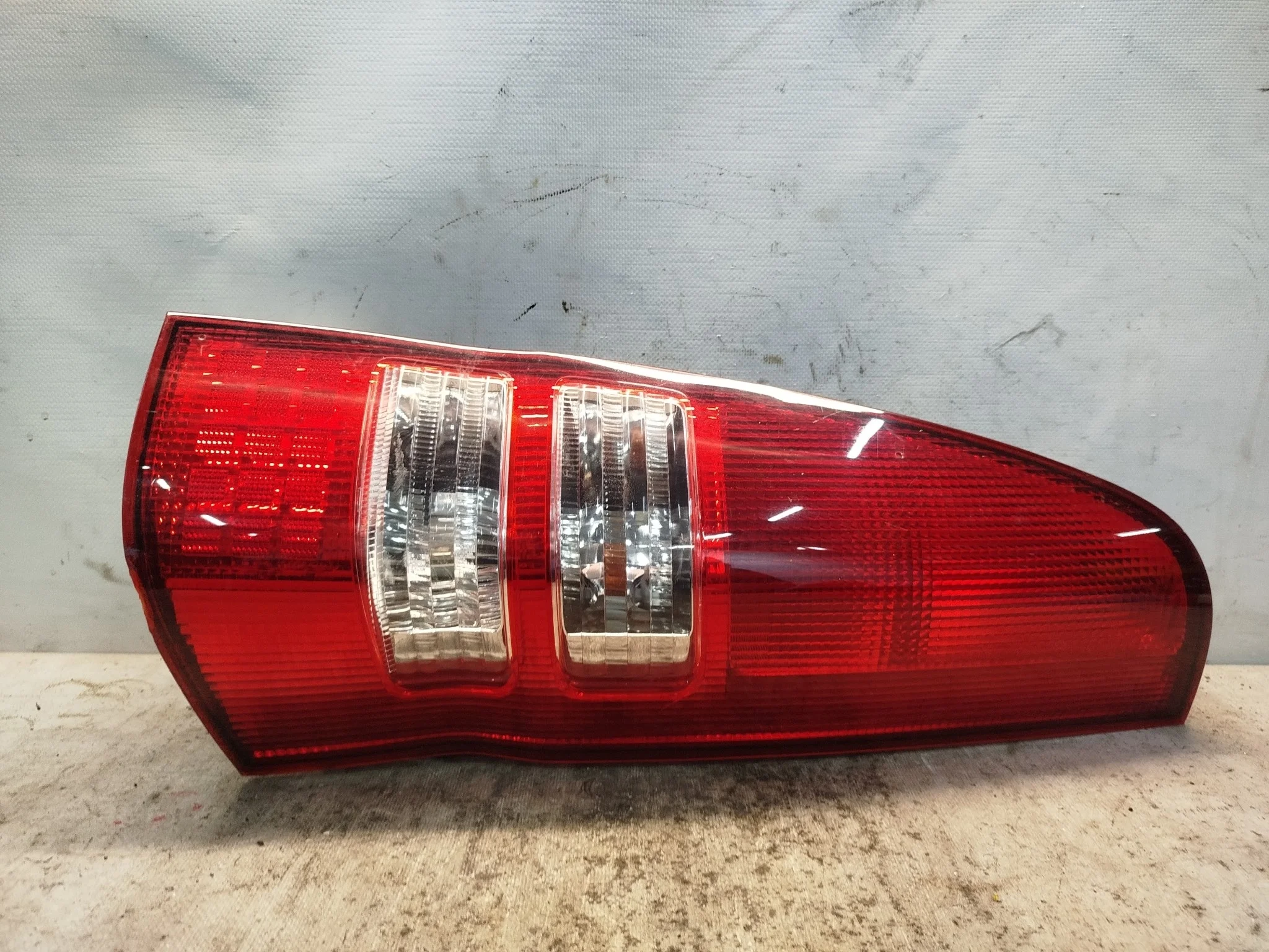 ФОНАРЬ NISSAN SERENA PC24 PNC24 RC24 TC24 TNC24 VC24 VNC24 4955 КРАСНЫЙ 2 МОДЕЛЬ ПРАВЫЙ 26550CX025 QE222