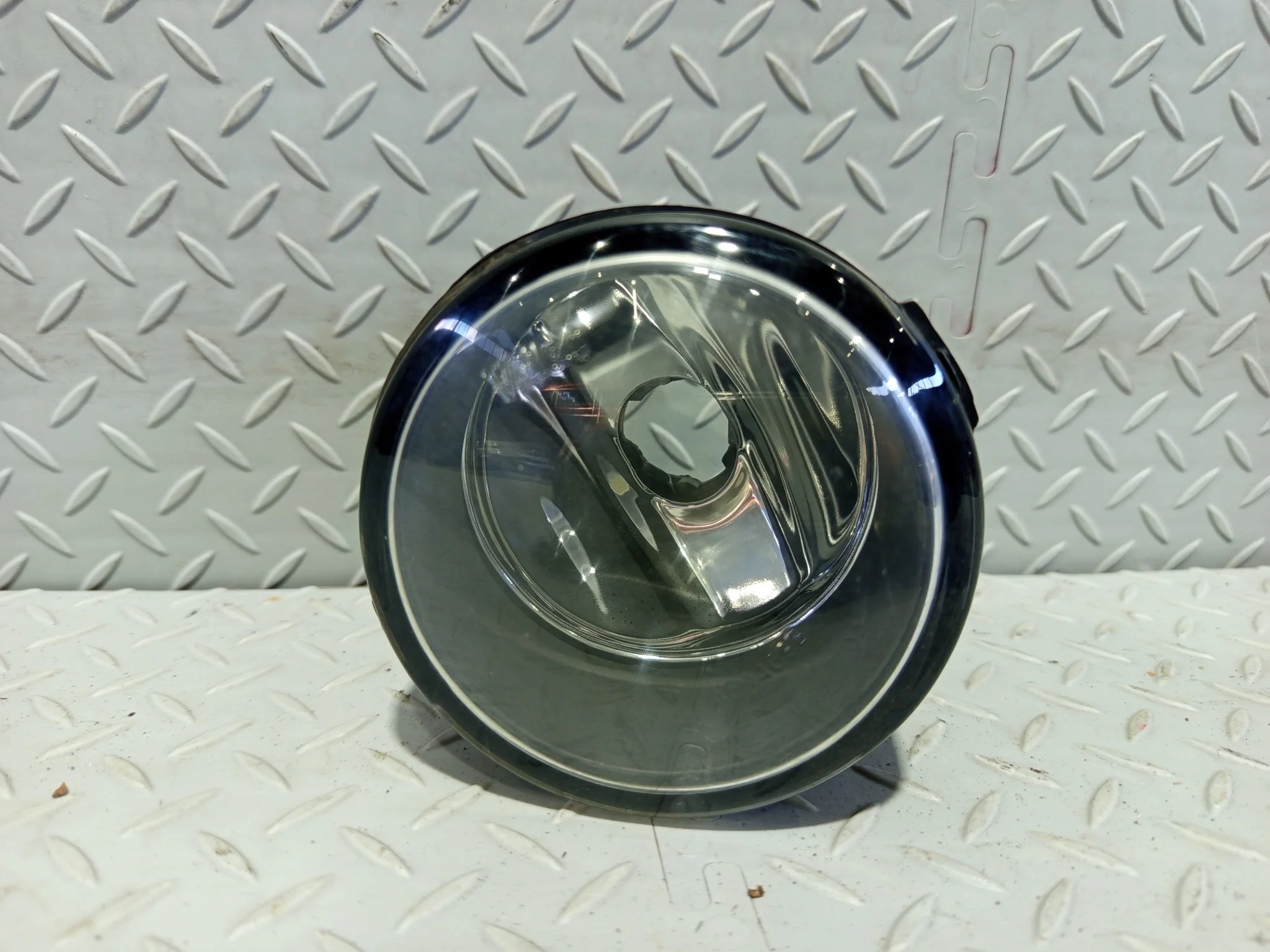 ТУМАНКА NISSAN INFINITI VOLVO SUZUKI ... QX56 QX80 SERENA SKYLINE TIIDA TIIDA LATIO X-TRAIL ... Y51 Y62 YF15 Z12 Z51 Z62 ZE11 2704 ЛЕВАЯ ПРАВАЯ 261508990B NA8147Z(2)