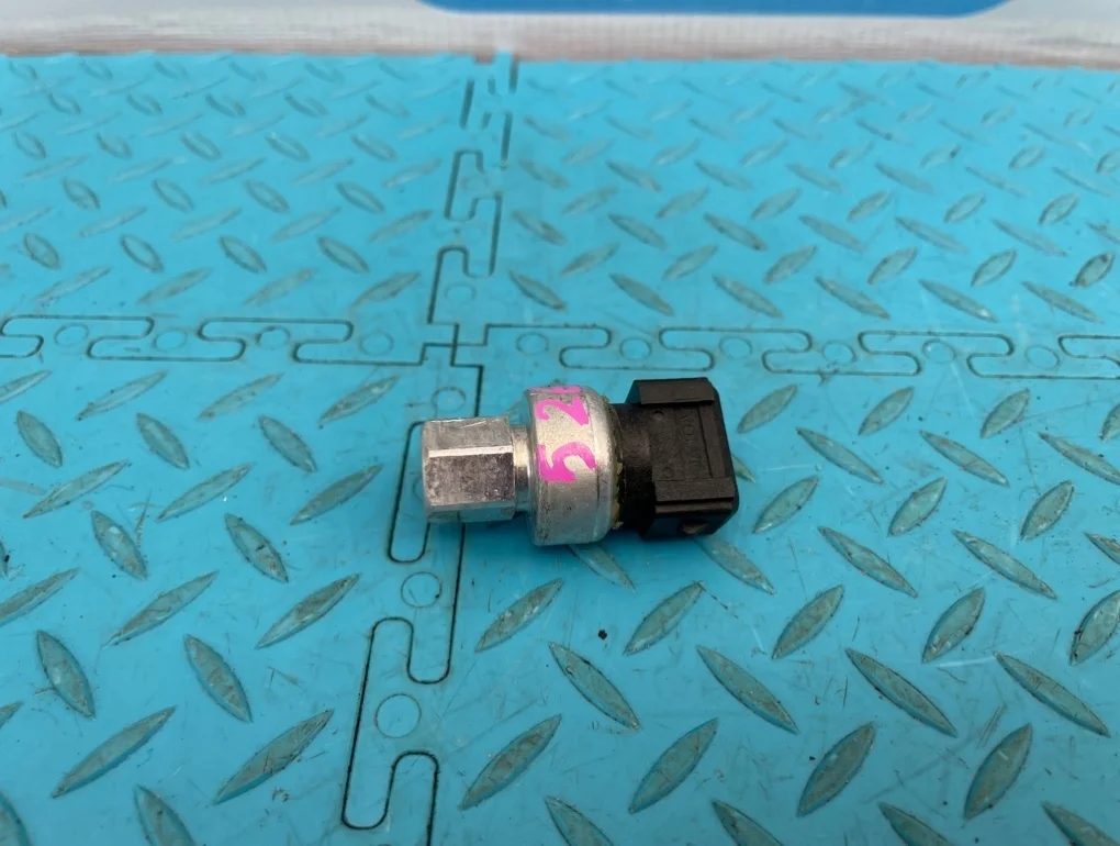 Датчик кондиционера Volvo Xc60 2012 31292004 DZ B4204T7 2.0