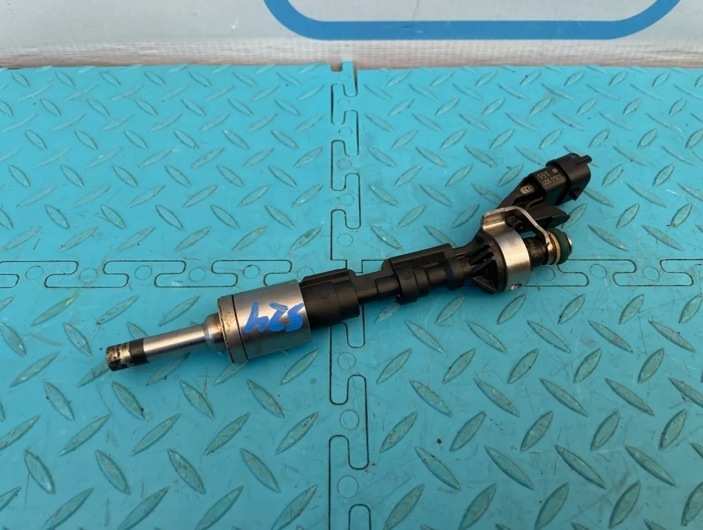 Форсунка топливная Volvo V40 2013 31375047 MV B4164T 1.6