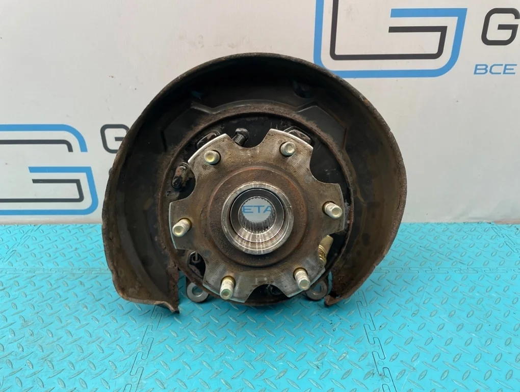 Кулак Mitsubishi Pajero 2004 MR992531 V73W 6G72 3.0, задний левый