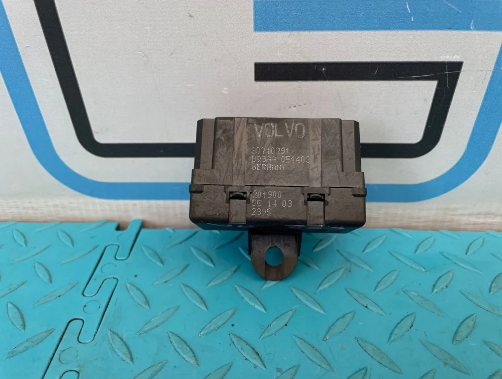 Блок подогрева Volvo Xc90 2005 30710791 C B5254T2 2.5, передний левый