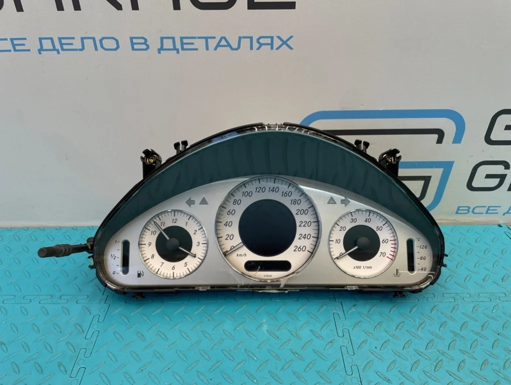 Панель приборов Mercedes-Benz E-Class 2002 A2115403011 W211 112.949 3.2