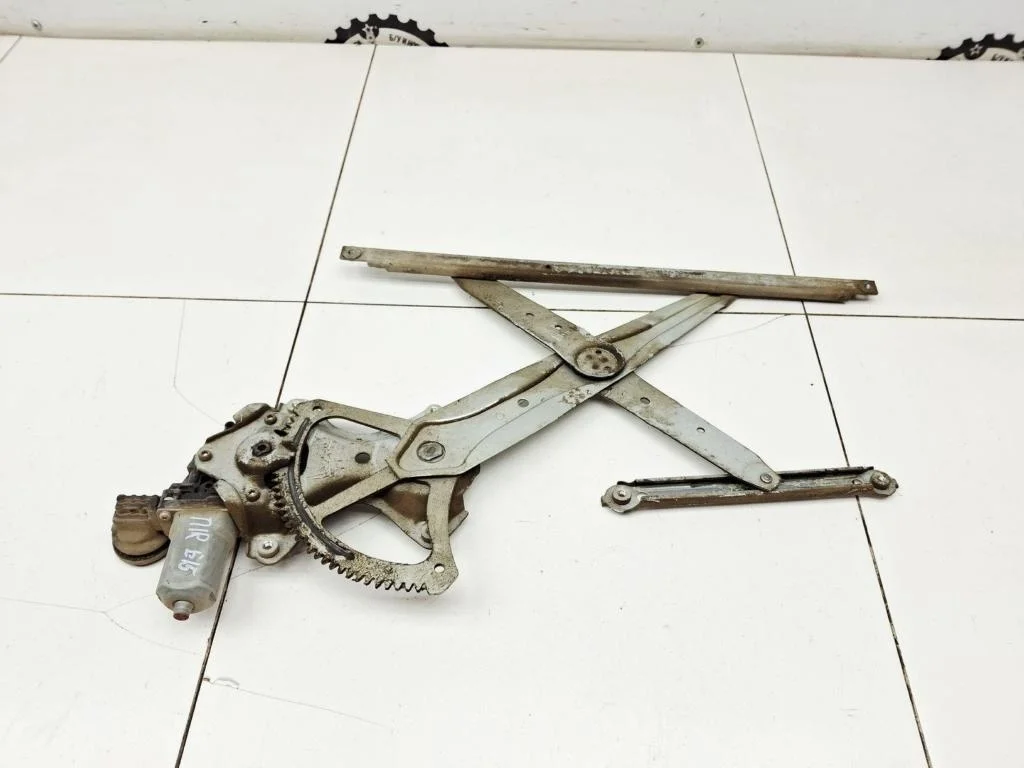 Стеклоподъемник передний правый Toyota Corolla 2008 E150