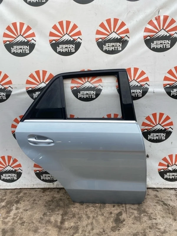 Дверь Mercedes-Benz GLE 2017 A1667300205 642.826, задняя правая