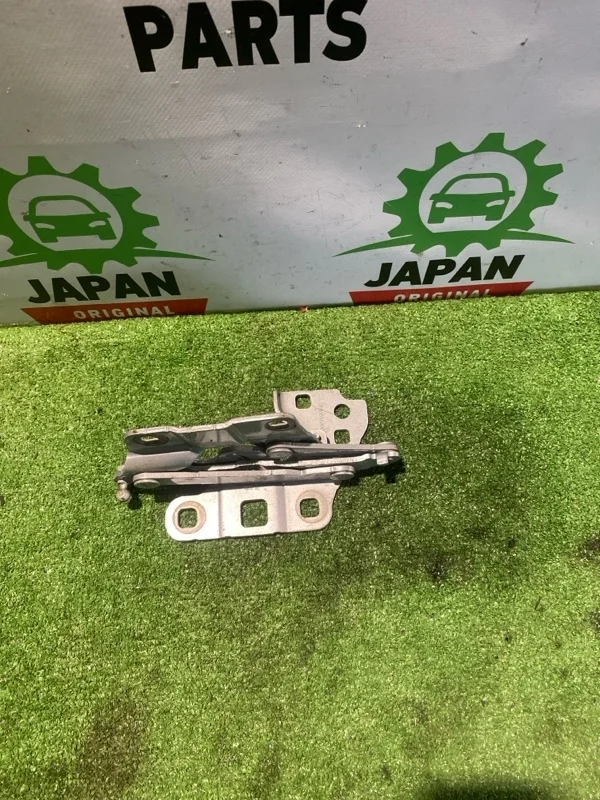 Петля капота Mercedes-Benz GLE 2017 A1668800028 642.826, левая