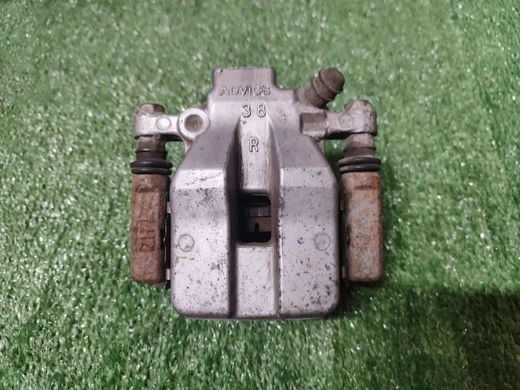 Б.у. суппорт TOYOTA CAMRY V50 ASV50 TOYOTA CAMRY V50 ASV50