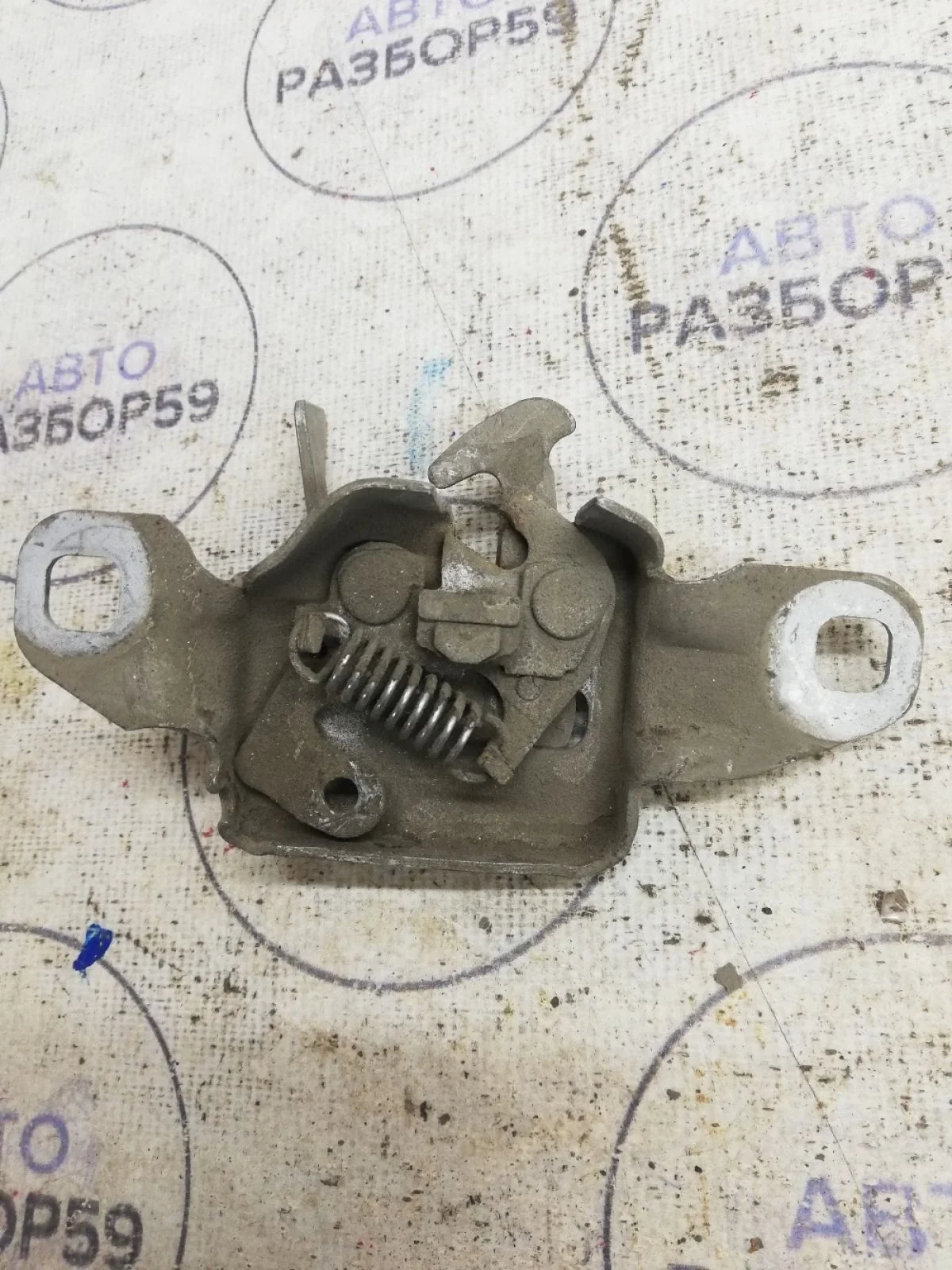 Замок капота Renault Logan I (2004—2009)