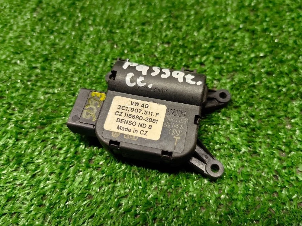 Моторчик заслонки отопителя VW Passat CC B6