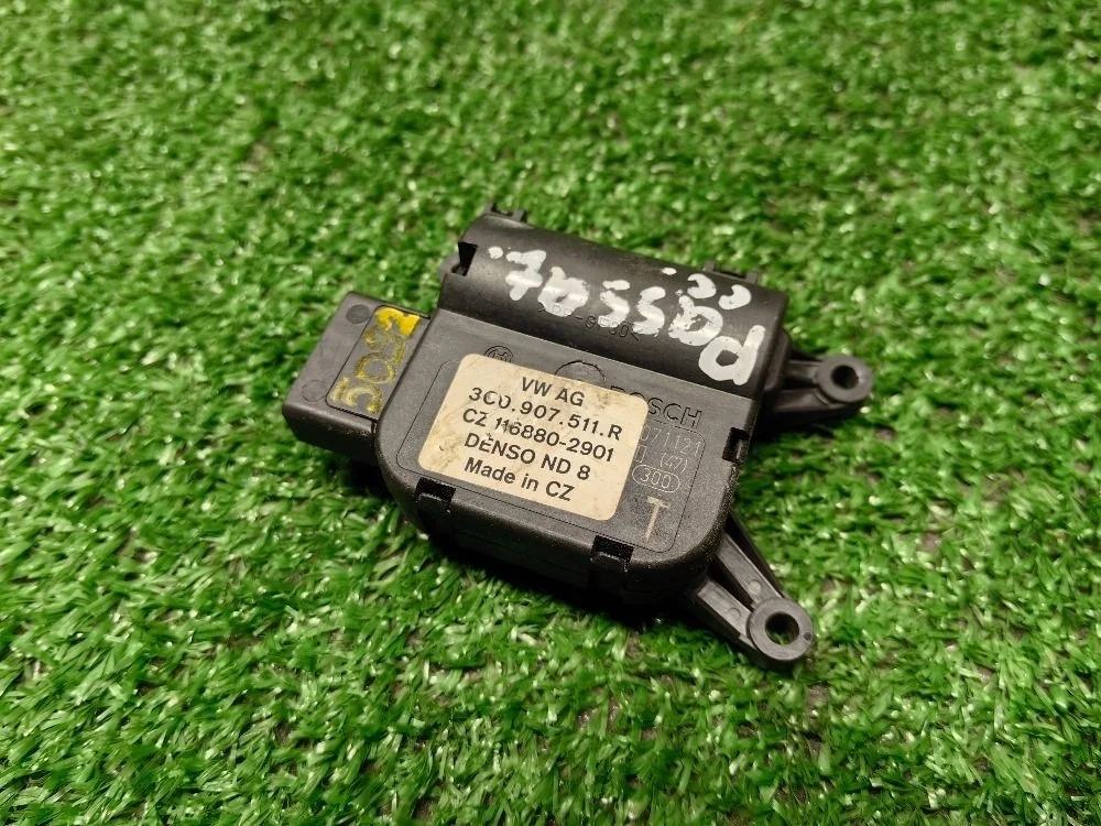 Моторчик заслонки отопителя VW Passat CC B6