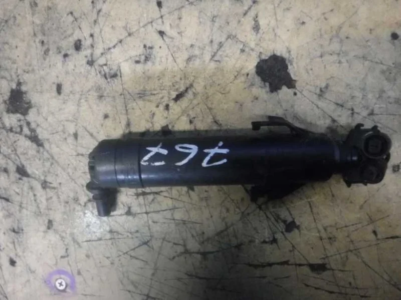 Форсунка омывателя фары Volkswagen Passat B7