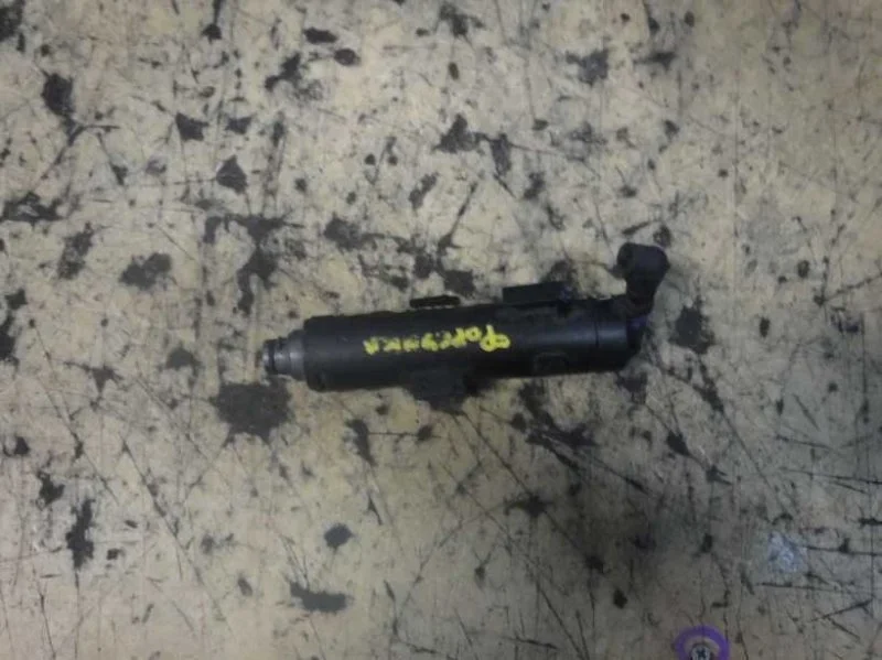 Форсунка омывателя фары Audi A8 4H